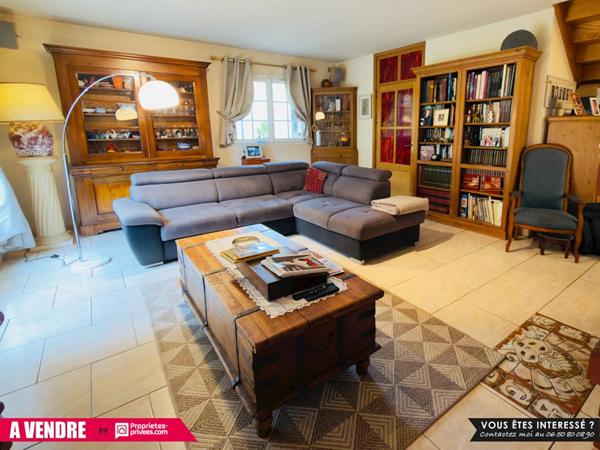 Propriété de 230 m² sur environ 2,5 hectares avec piscine, prairies et cadre paisible