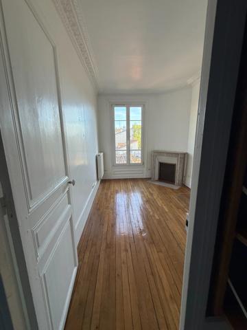 Appartement à vendre 3 pièces CHOISY LE ROI (94), centre ville, face parc de la Mairie