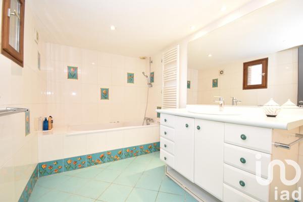 Maison 6 pièces de 165 m² à Lacroix-Falgarde (31120)