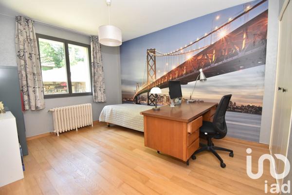 Maison 6 pièces de 165 m² à Lacroix-Falgarde (31120)