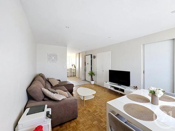 Appartement F4 à vendre  4 pièces - 73,56 m 2   VILLEURBANNE  - 69