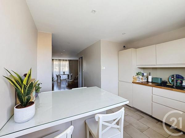 Appartement F4 à vendre  4 pièces - 73,56 m 2   VILLEURBANNE  - 69