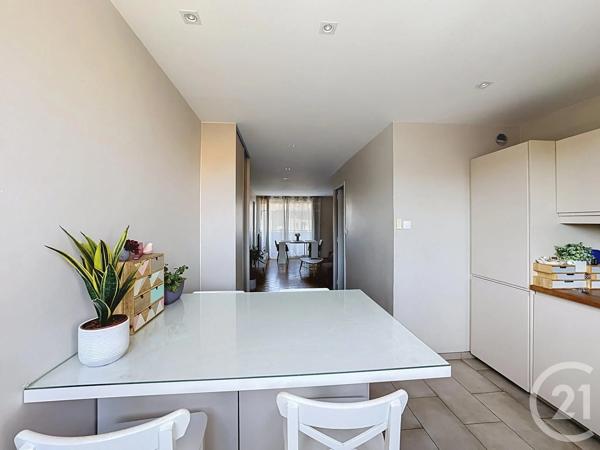 Appartement F4 à vendre  4 pièces - 73,56 m 2   VILLEURBANNE  - 69