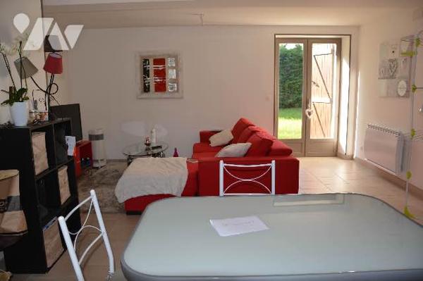 ENSEMBLE IMMOBILIER AVEC PISCINE COUVERTE SUR 8545 M² A 7 MNS DE CONTRES