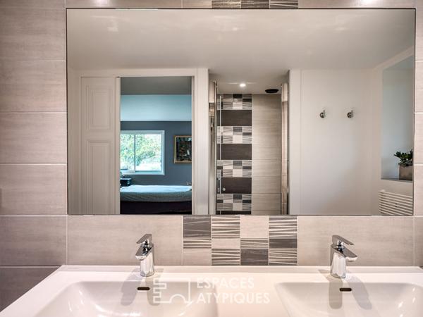 Contemporaine avec parc paysager