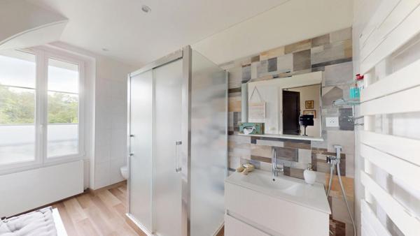 MAISON BOURGEOISE  229 M2 + dépendance 155 m2 PRIX  467900