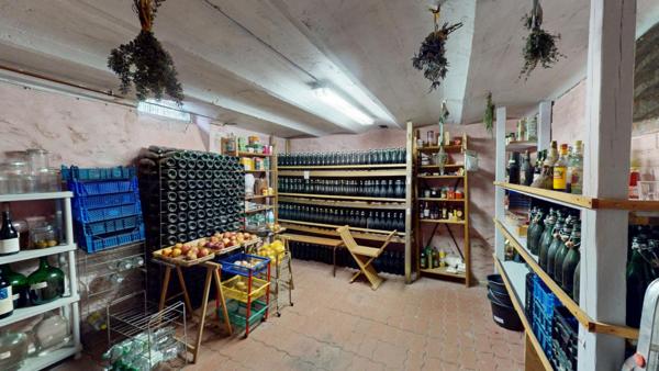 MAISON BOURGEOISE  229 M2 + dépendance 155 m2 PRIX  467900