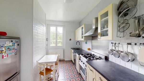 MAISON BOURGEOISE  229 M2 + dépendance 155 m2 PRIX  467900