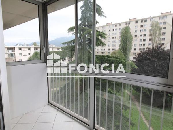 Location Appartement 4 pièces 73.21 m² - PLEIN SUD Echirolles 38130