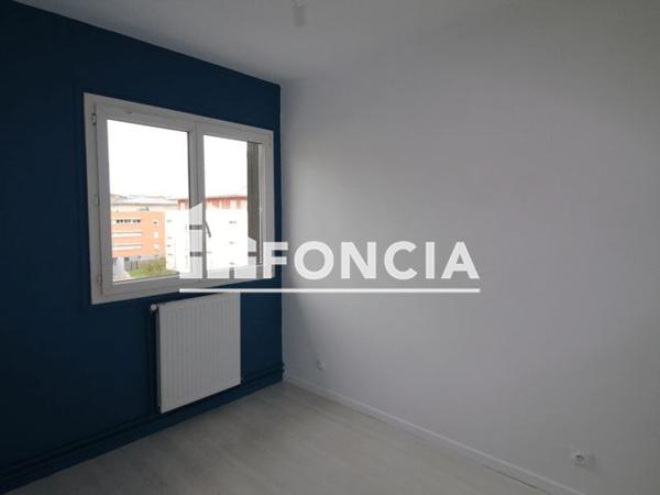 Location Appartement 4 pièces 73.21 m² - PLEIN SUD Echirolles 38130