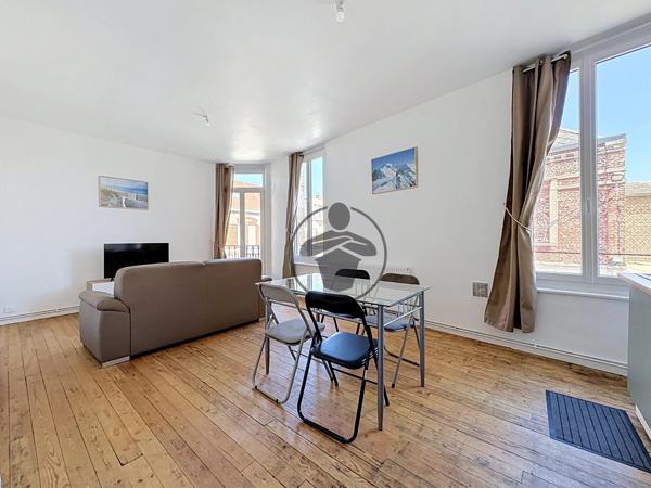 Location                                                      Appartement
                        
                     3 pièces                      55 m2                     à Saint-Quentin