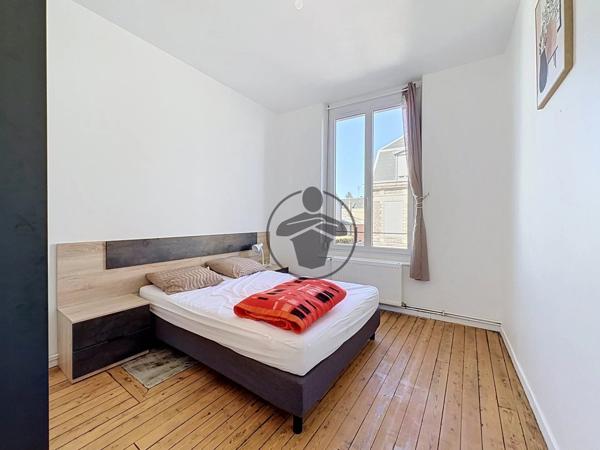 Location                                                      Appartement
                        
                     3 pièces                      55 m2                     à Saint-Quentin