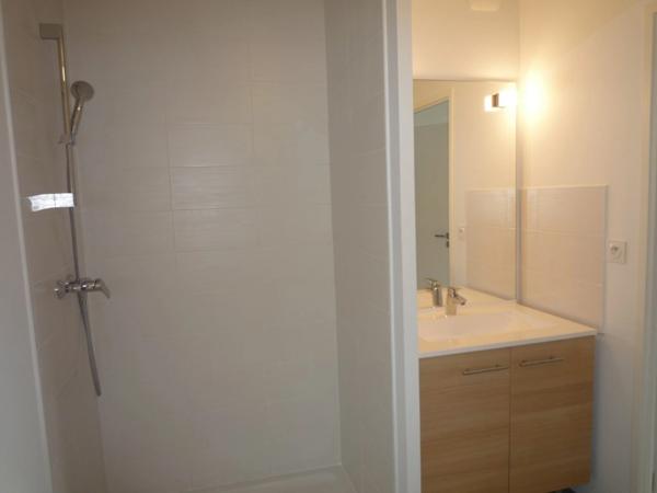 EXCLUSIVITE - Appartement T2 - Jardin - 2 parkings en sous-sol