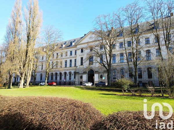 Appartement 3 pièces de 74 m² à Lille (59800)