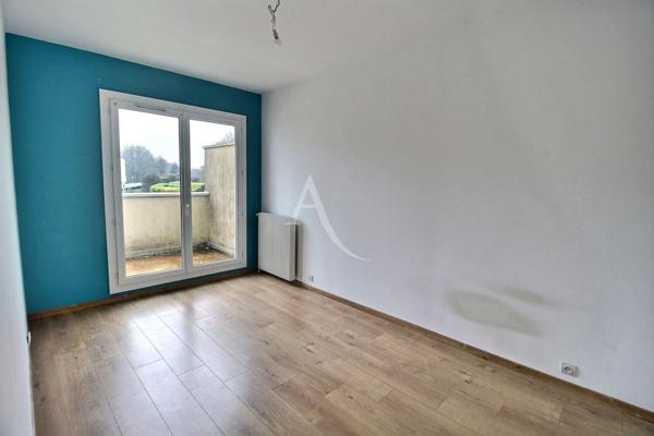 appartement 3 pièces avec 2 loggias , cave et parking