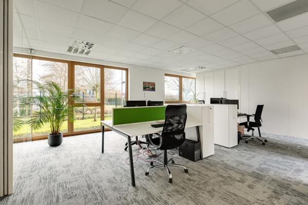 Bureau - 691 m²