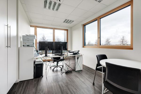 Bureau - 691 m²