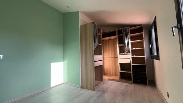 Maison mitoyenne rénovée - A pied des commerces