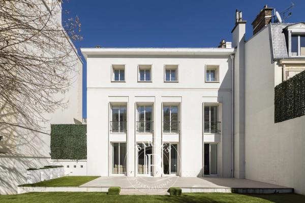 Neuilly-sur-Seine, Hôtel particulier 5 Chambres -  390 m² à vendre