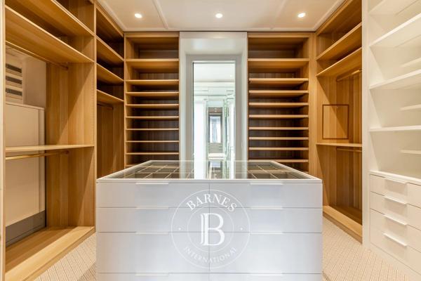 Neuilly-sur-Seine, Hôtel particulier 5 Chambres -  390 m² à vendre