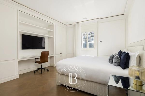 Neuilly-sur-Seine, Hôtel particulier 5 Chambres -  390 m² à vendre