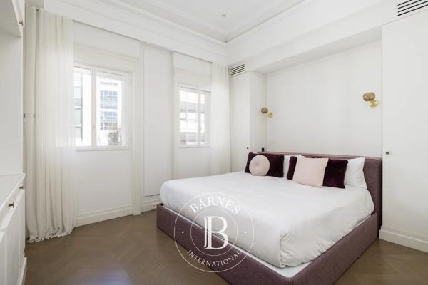 Neuilly-sur-Seine, Hôtel particulier 5 Chambres -  390 m² à vendre