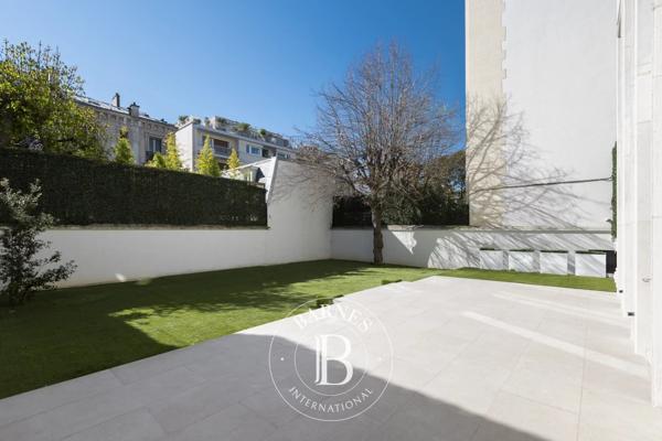 Neuilly-sur-Seine, Hôtel particulier 5 Chambres -  390 m² à vendre