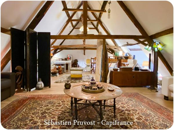 Dpt Dordogne (24), à vendre 11 pièces proche Thiviers (24) propriété de 325 m², terrain 22200 m², dépendance, piscine.