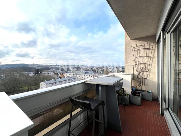 À vendre MASSY ATLANTIS : Appartement 3 pièces dernier étage - cave et 2 parkings