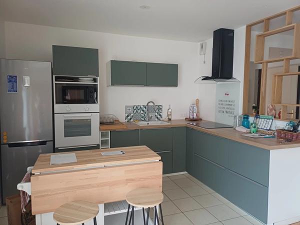 Location                                                      Appartement
                        
                     2 pièces                      63 m2                     à Chambly
