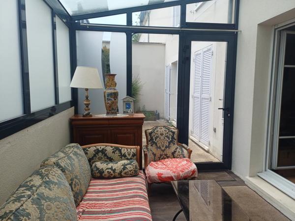 Location                                                      Appartement
                        
                     2 pièces                      63 m2                     à Chambly