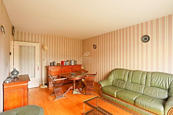 Appartement Nanterre 2 pièce(s) 45 m2 253 000 € ** - Référence 15268