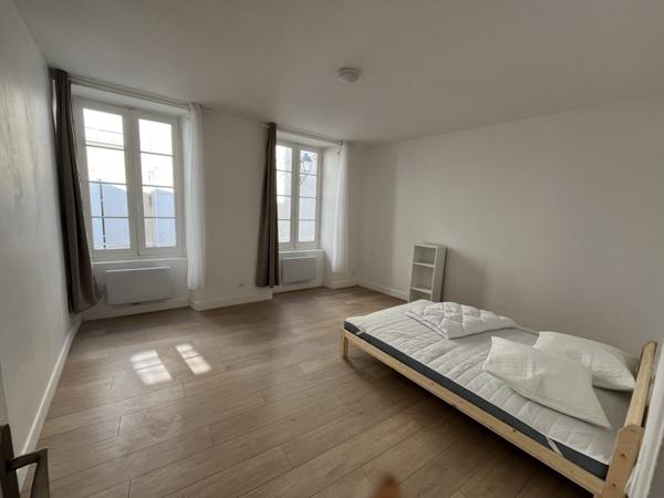 Appartement à louer |                                        LA REOLE |                                        3 pièces  | 75 m²