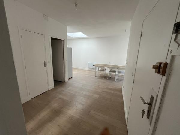 Appartement à louer |                                        LA REOLE |                                        3 pièces  | 75 m²