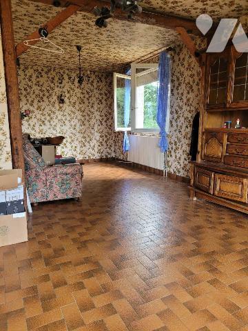 Cette maison d'habitation séduira les familles à la recherche d'espace, de confort et de nombre...