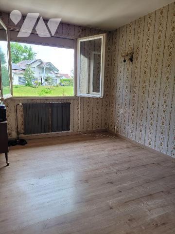 Cette maison d'habitation séduira les familles à la recherche d'espace, de confort et de nombre...