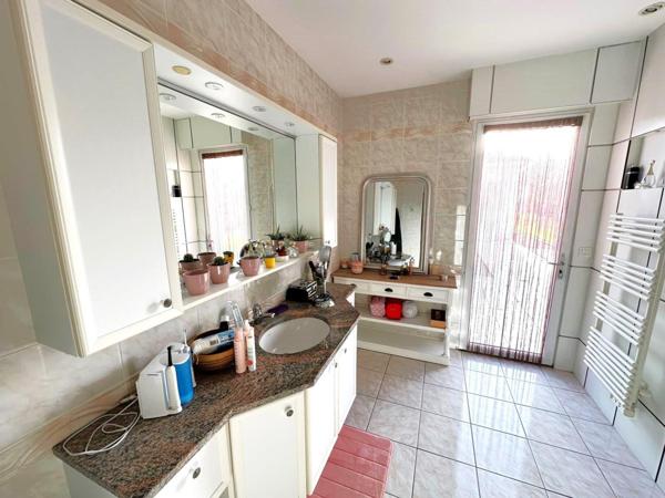 Maison à PLEUMARTIN, 86450 - 7 pièces 322m²