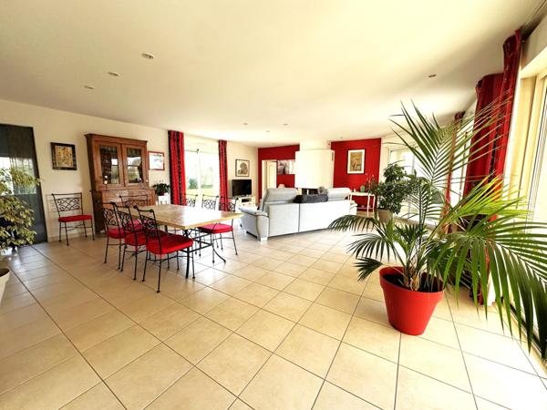 Maison à PLEUMARTIN, 86450 - 7 pièces 322m²