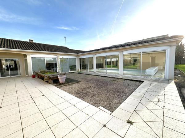 Maison à PLEUMARTIN, 86450 - 7 pièces 322m²