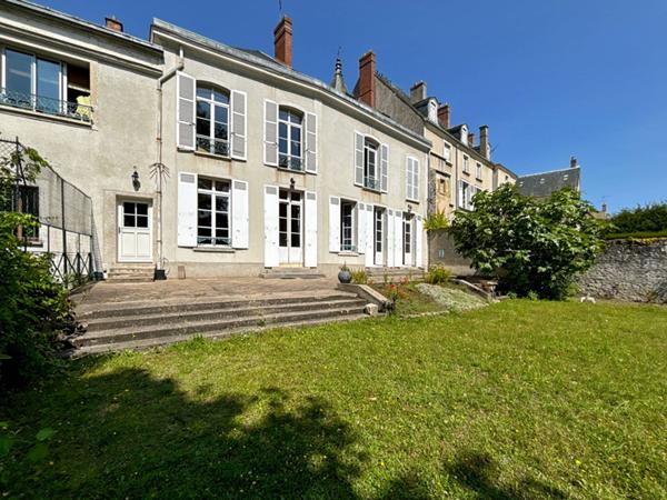 APPARTEMENT DE PRESTIGE AVEC JARDIN DE 800M² EN CENTRE-VILLE