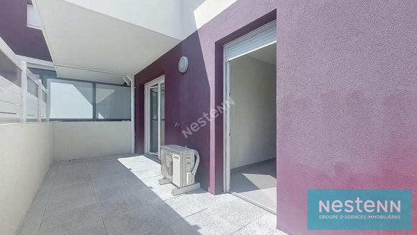 Istres, Appartement T2, en rez-de-chaussée, terrasse, place de stationnement privative