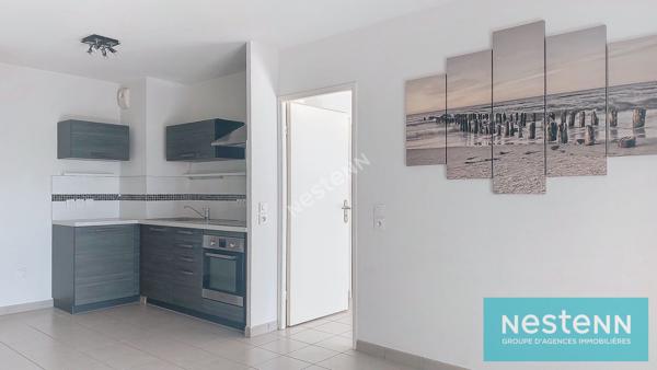 Istres, Appartement T2, en rez-de-chaussée, terrasse, place de stationnement privative