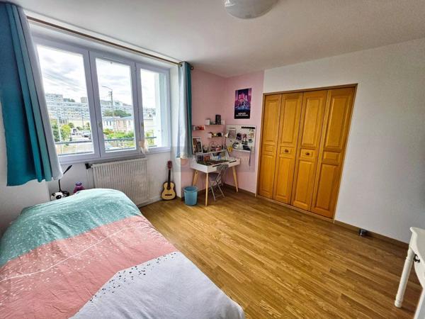 Location                                                      Maison
                        
                     5 pièces                      127 m2                     à Brest