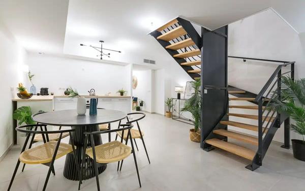 Appartement à vendre    4 pièces •  Marseille 8