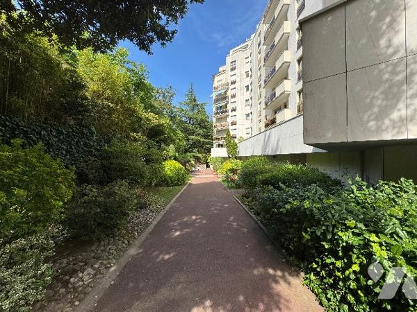 RESIDENCE SERVICES SENIORS HESPERIDES - 70m² - PARIS 12 - TERRASSE - PARKING