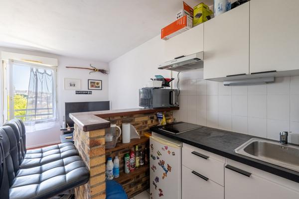APPARTEMENT STUDIO avec PLACE DE PARKING - PONTOISE