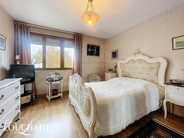 MAISON FAMILIALE À RÉNOVER