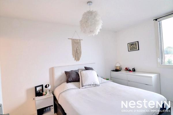 A SAINTE GENEVIEVE DES BOIS , APPARTEMENT DE DEUX PIECES SITUE DANS UNE RESIDENCE SECURISEE ET RECENTE DE 2015 , AU TROISIEME ET DERNIER ETAGE AVEC ASCENSEUR