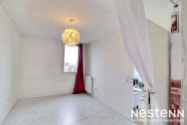 A SAINTE GENEVIEVE DES BOIS , APPARTEMENT DE DEUX PIECES SITUE DANS UNE RESIDENCE SECURISEE ET RECENTE DE 2015 , AU TROISIEME ET DERNIER ETAGE AVEC ASCENSEUR