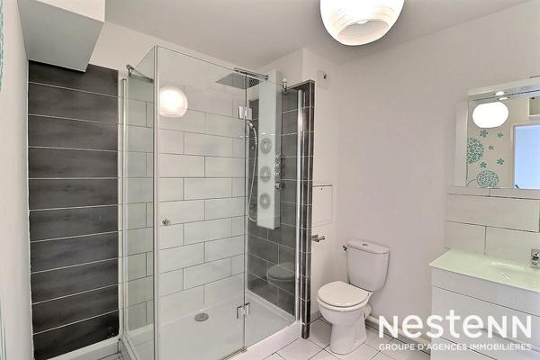 A SAINTE GENEVIEVE DES BOIS , APPARTEMENT DE DEUX PIECES SITUE DANS UNE RESIDENCE SECURISEE ET RECENTE DE 2015 , AU TROISIEME ET DERNIER ETAGE AVEC ASCENSEUR